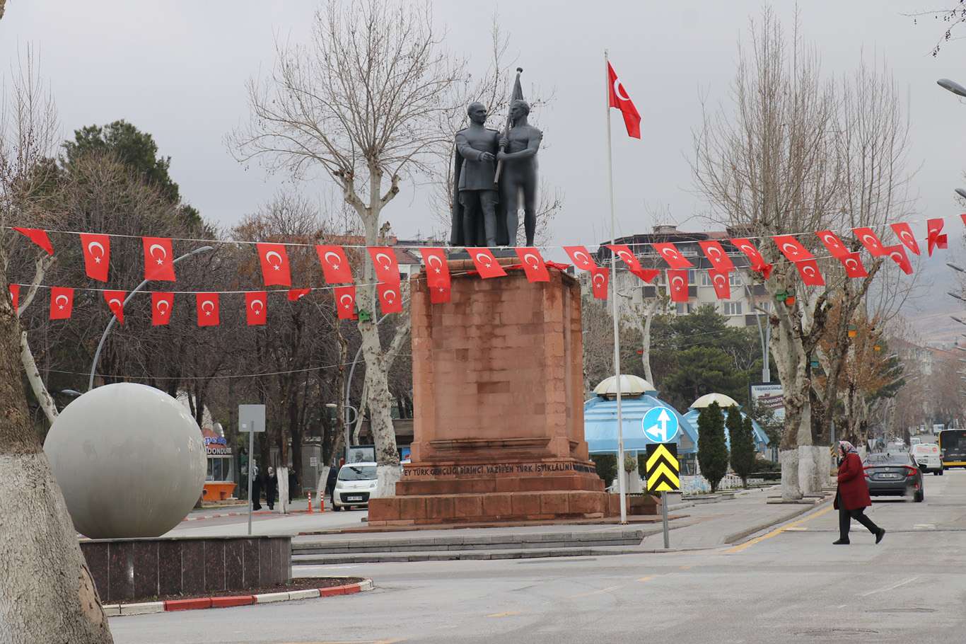 Malatya’daki çıplak heykel meselesi Sivas'a taşındı